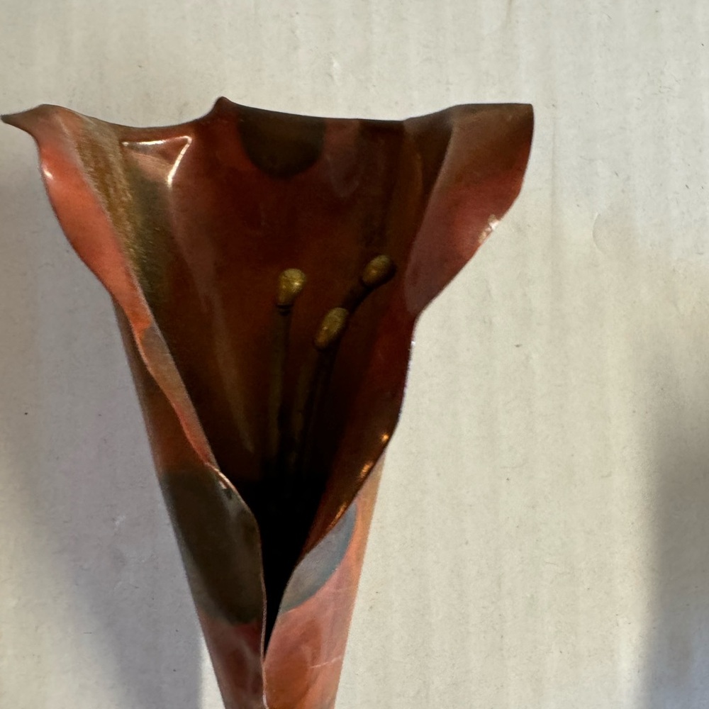 Vtg. 2 Forged copper and brass callalily sculpture wall hanging - Picture 11 of 14